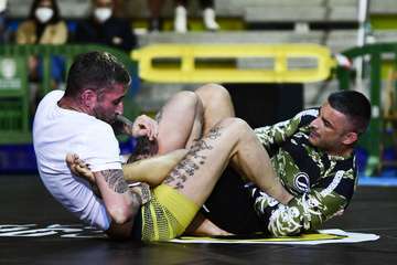 Taz Jinámar golpea fuerte en el Combat Grappling/TA.